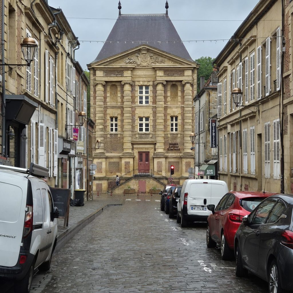 Rue du Moulin & Musée Arthur Rimbaud